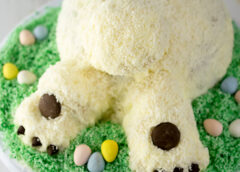 A Hoppy Easter Cake