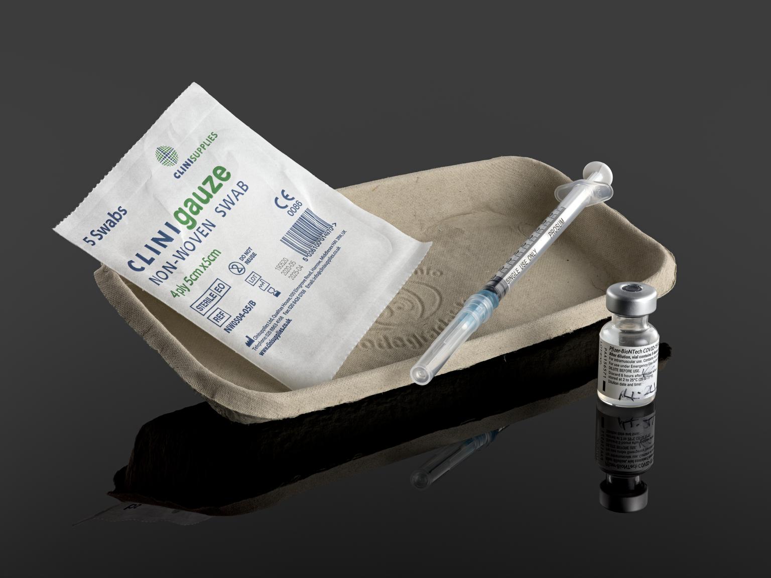 Swabs from Margaret Keenan’s first Pfizer-BioNTech COVID-19 vaccine, 7th December 2020 (swabs)